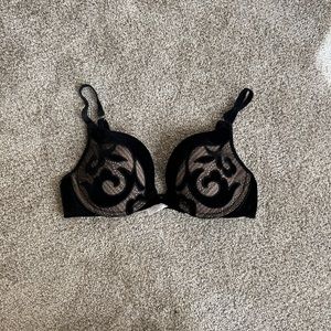 Victoria’s Secret Very sexy Bra 34C velvet